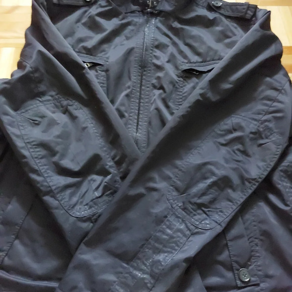 Hugo boss nylon jacket size 46R - Picture 13 of 13